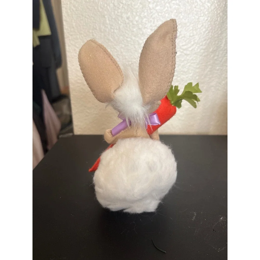 Annalee 2014 Easter Bunny Rabbit with Carrot Felt Figurine Hand Painted 6 Inch